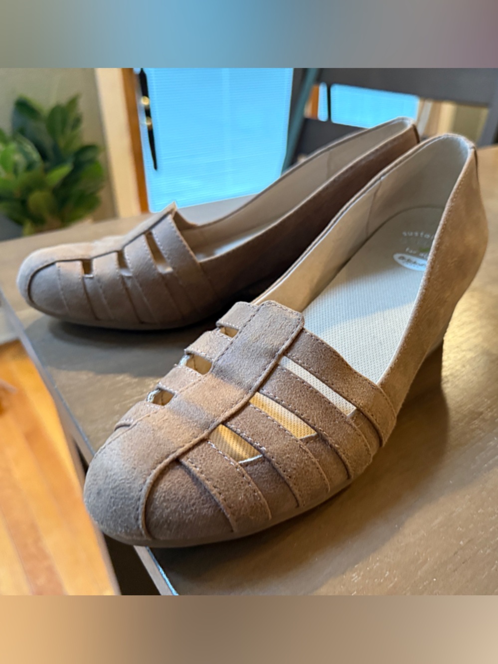 Dr. Scholl's Tan Suede Wedge Pumps
